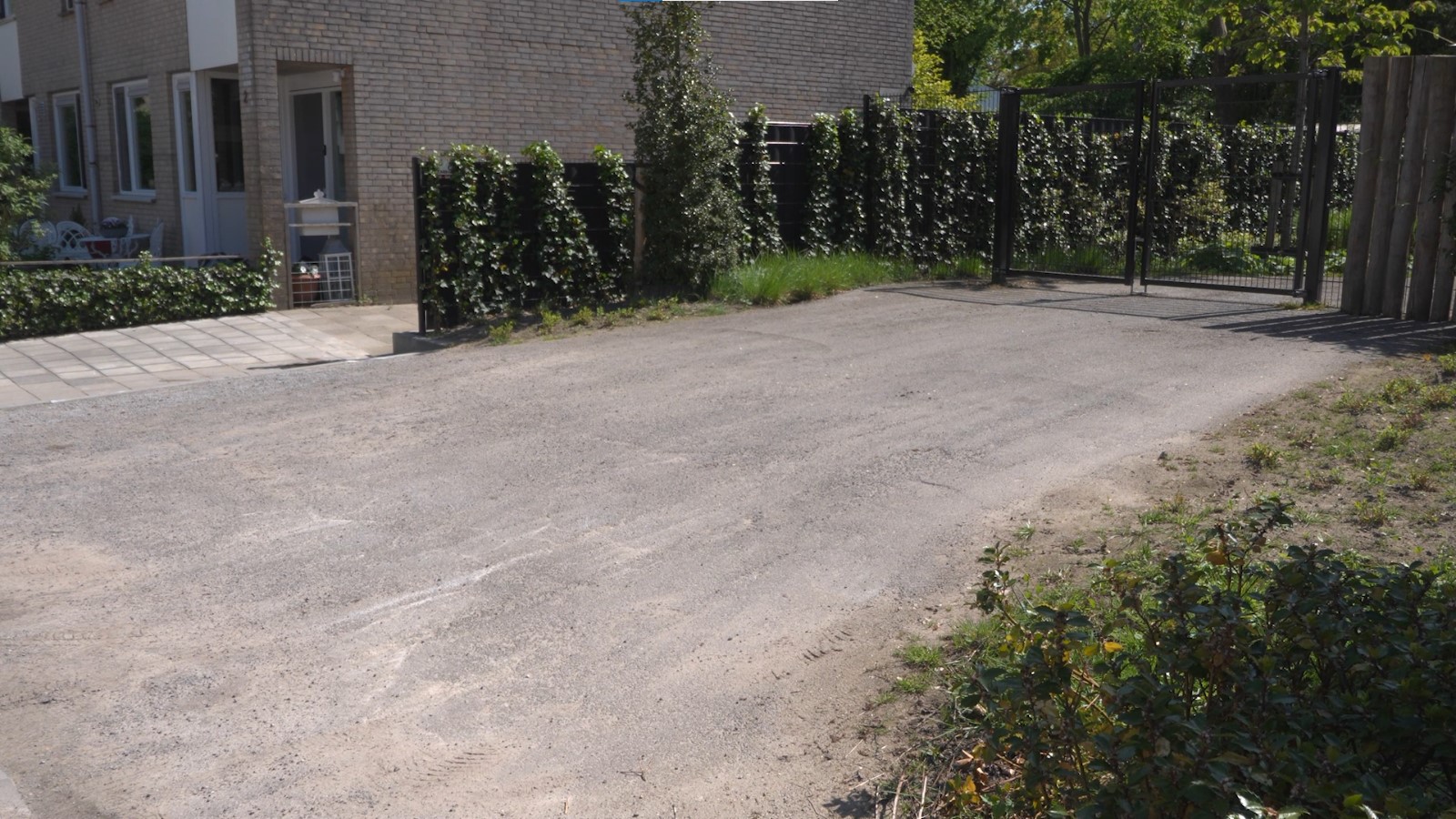 Parkeerplaats in Bavel gebouwd met mogelijk gevaarlijke ‘staalslakken’