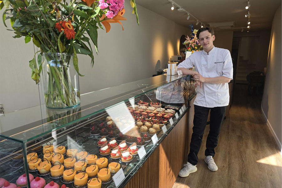 Stijn (20) uit Teteringen bakte eerst taarten in de keuken, maar heeft nu een eigen bakkerszaak in B